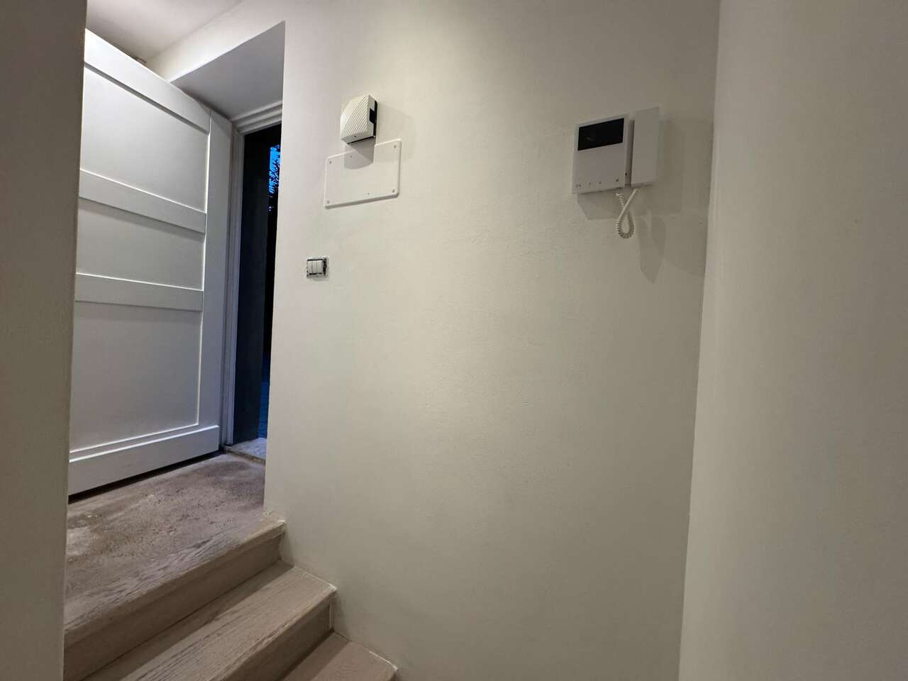 Bilocale arredato in affitto in via delle tre madonne, Roma