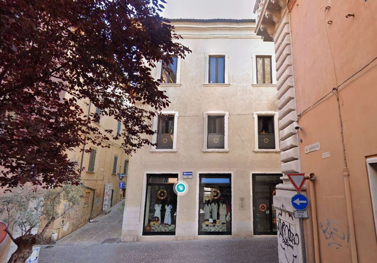 Stabile/Palazzo da ristrutturare in corso xi settembre, Pesaro