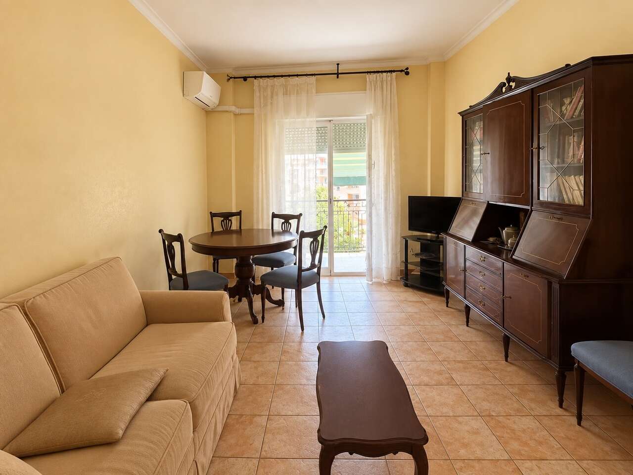Bilocale da ristrutturare in via fonti del clitunno, Roma