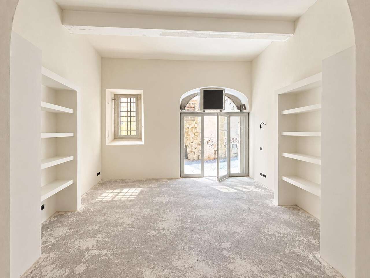 Loft ristrutturato in via dei coronari, Roma
