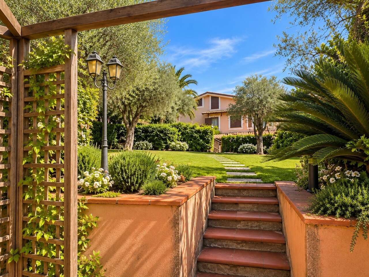 Villa con giardino in via degli ulivi, Sant'Oreste
