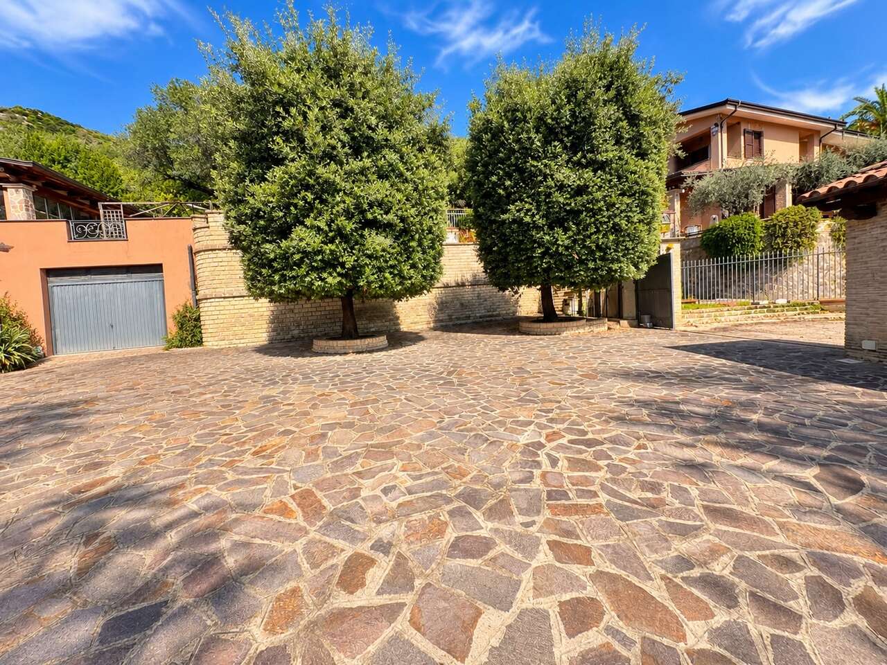 Villa con giardino in via degli ulivi, Sant'Oreste