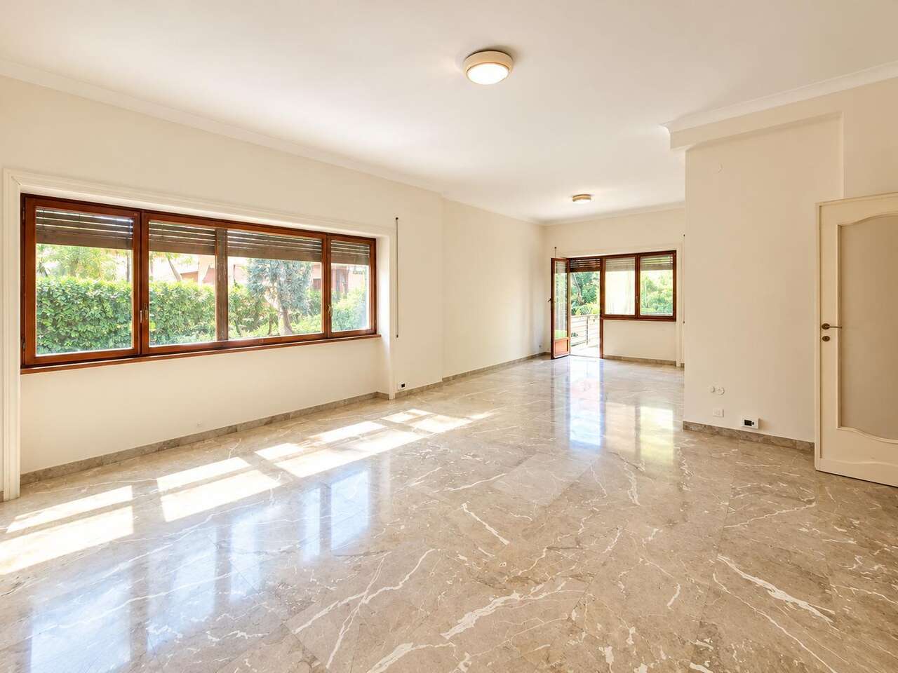 Appartamento con giardino in via cassia 900, Roma