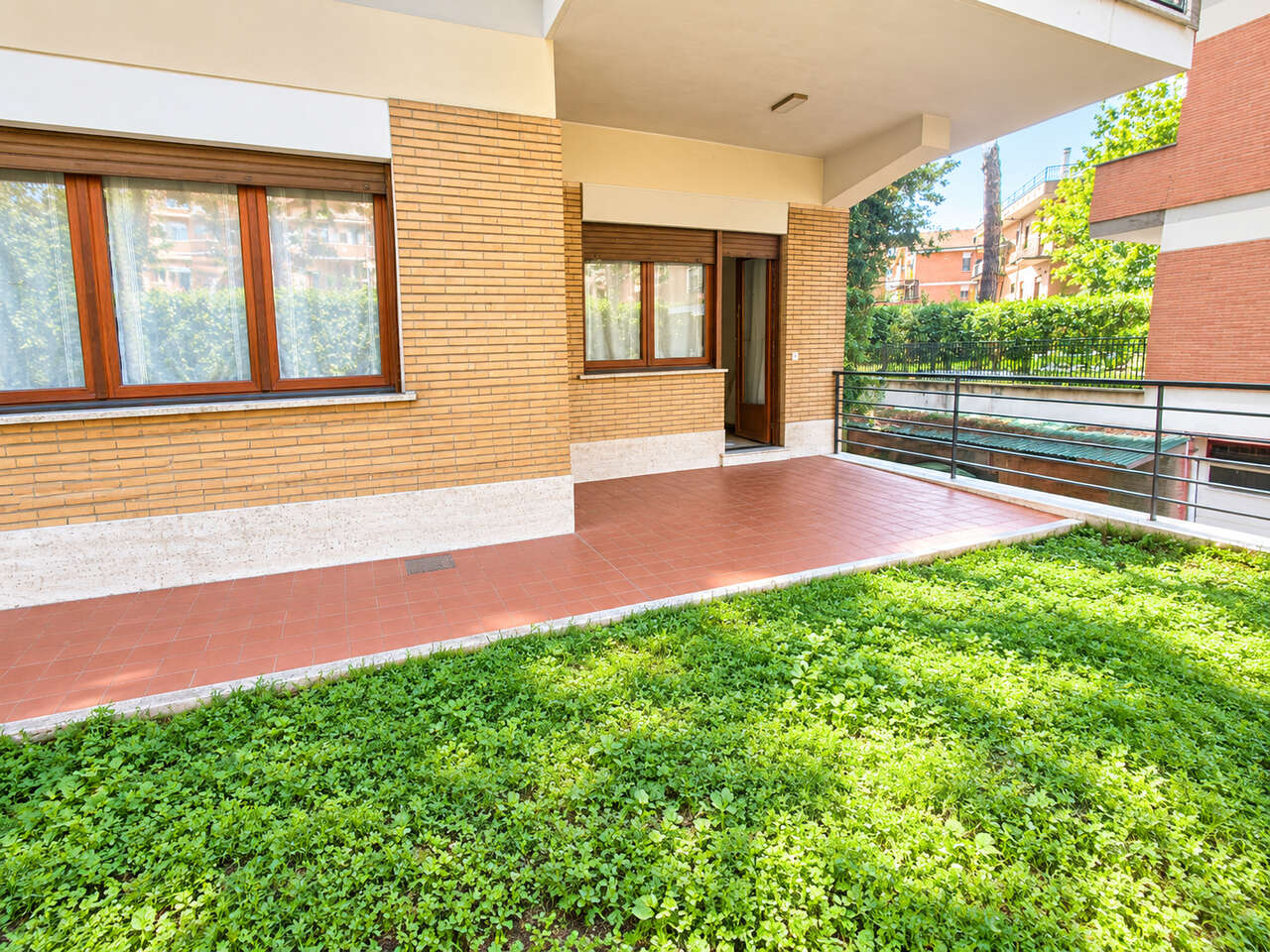 Appartamento con giardino in via cassia 900, Roma