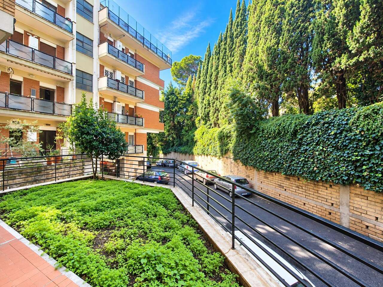 Appartamento con giardino in via cassia 900, Roma