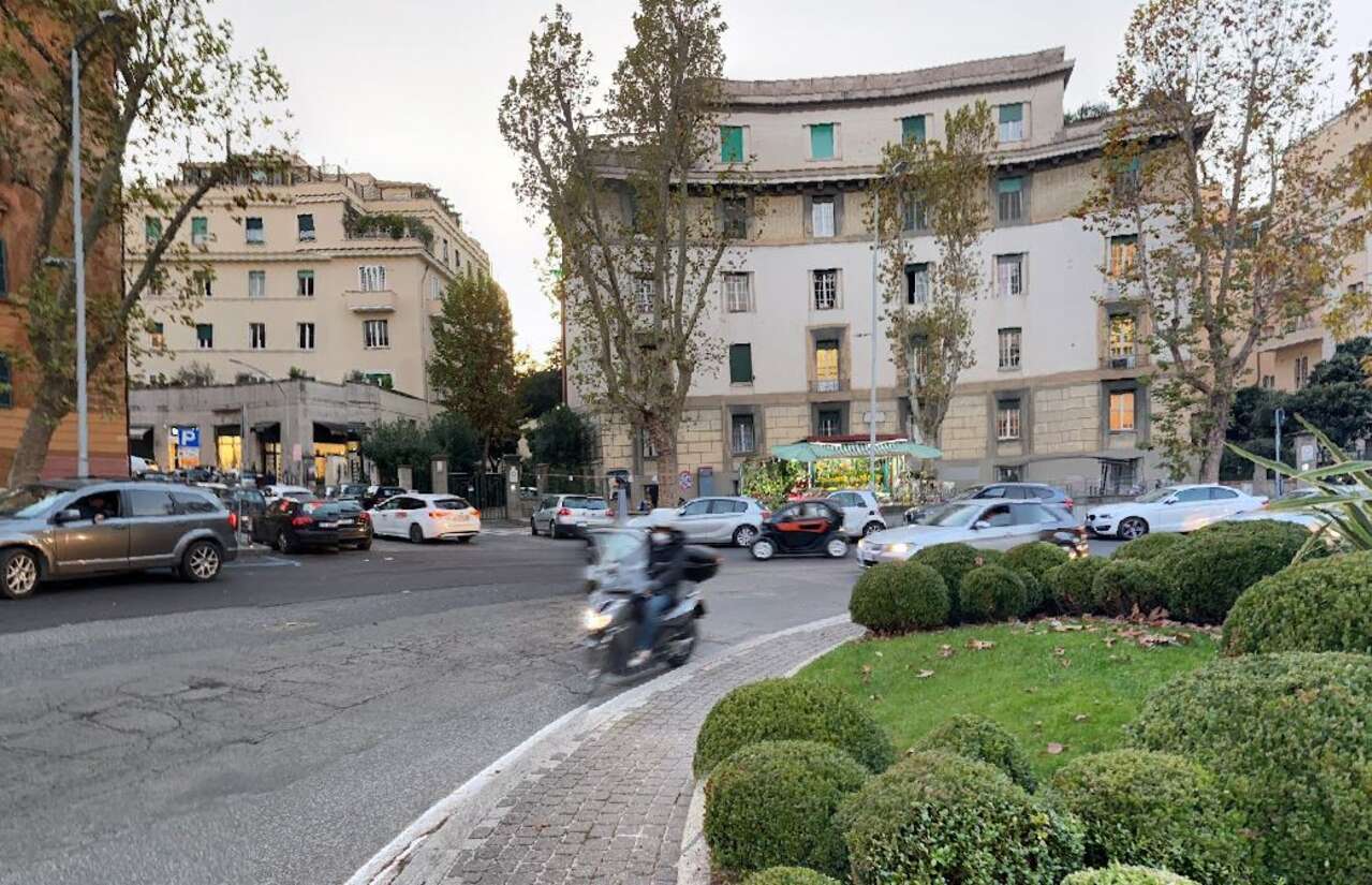 Locale commerciale in affitto in piazza santiago del cile, Roma