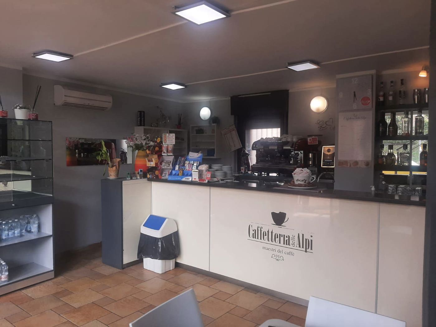 Attivit� commerciale Bar e tabacchi in vendita a Nichelino