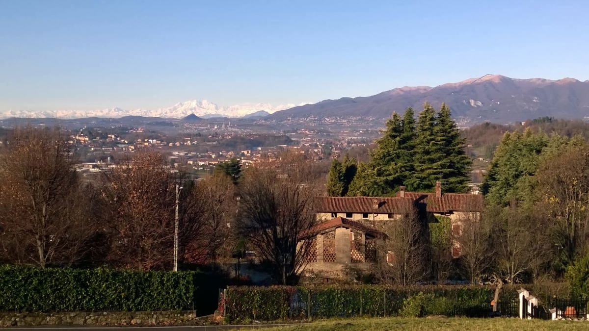 Casa indipendente in vendita a Castello di Brianza