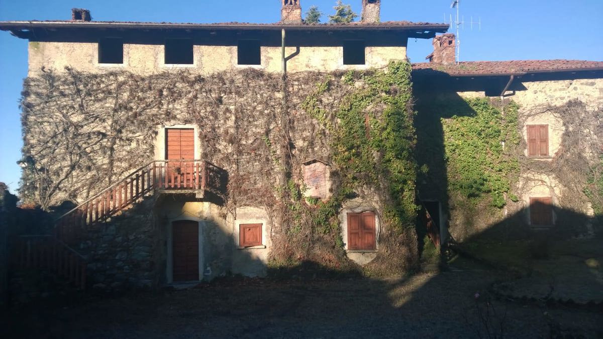 Casa indipendente in vendita a Castello di Brianza