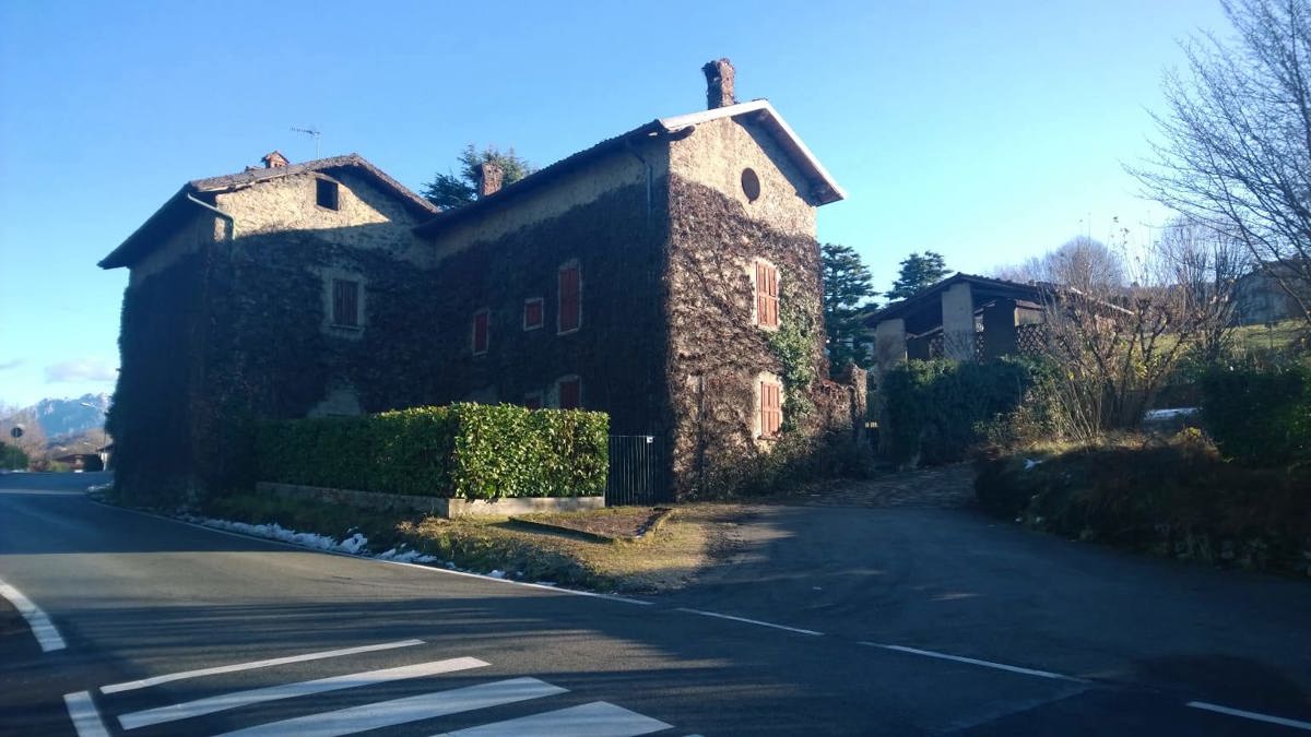 Casa indipendente in vendita a Castello di Brianza