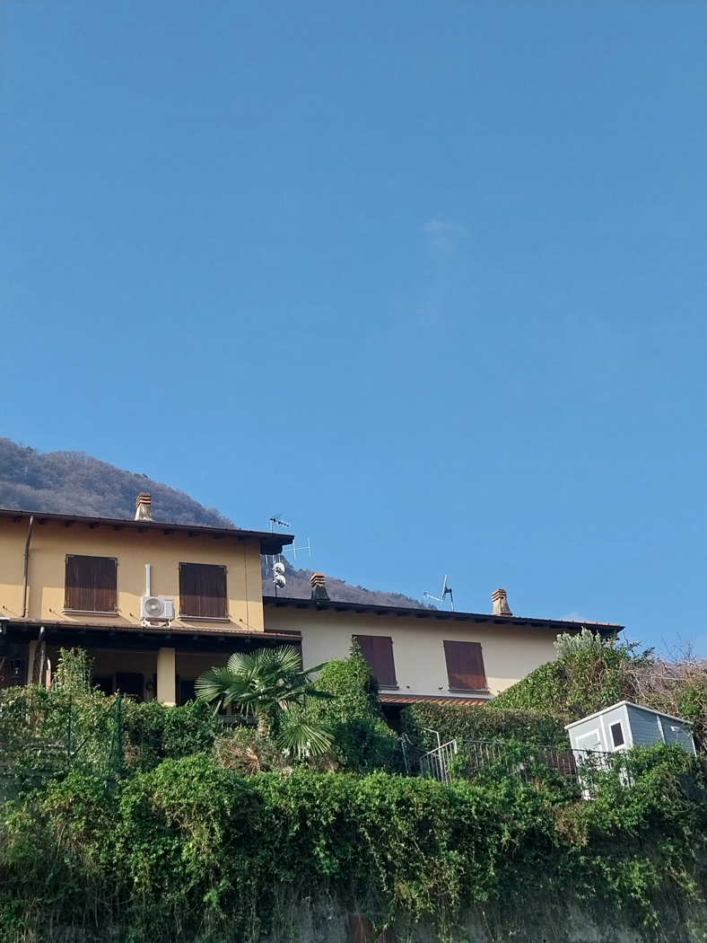 Villa in vendita a Oliveto Lario