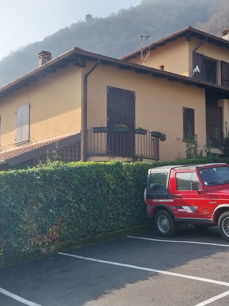 Villa in vendita a Oliveto Lario