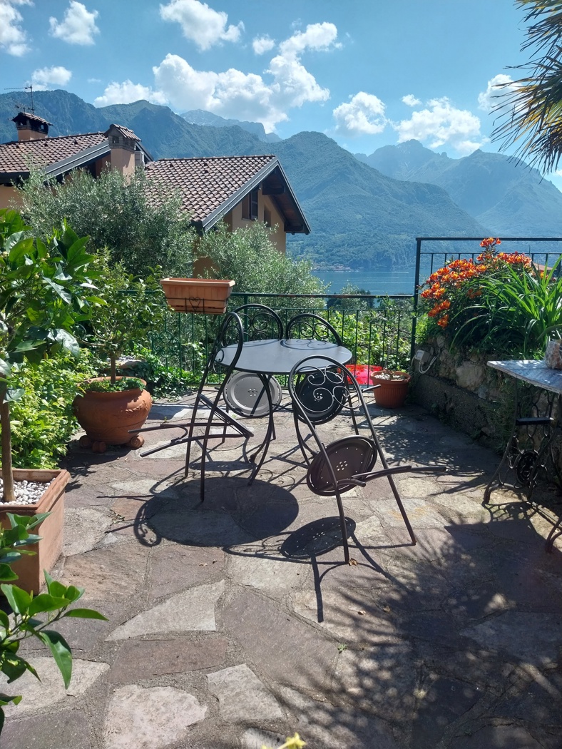 Stabile/Palazzo in vendita a Oliveto Lario