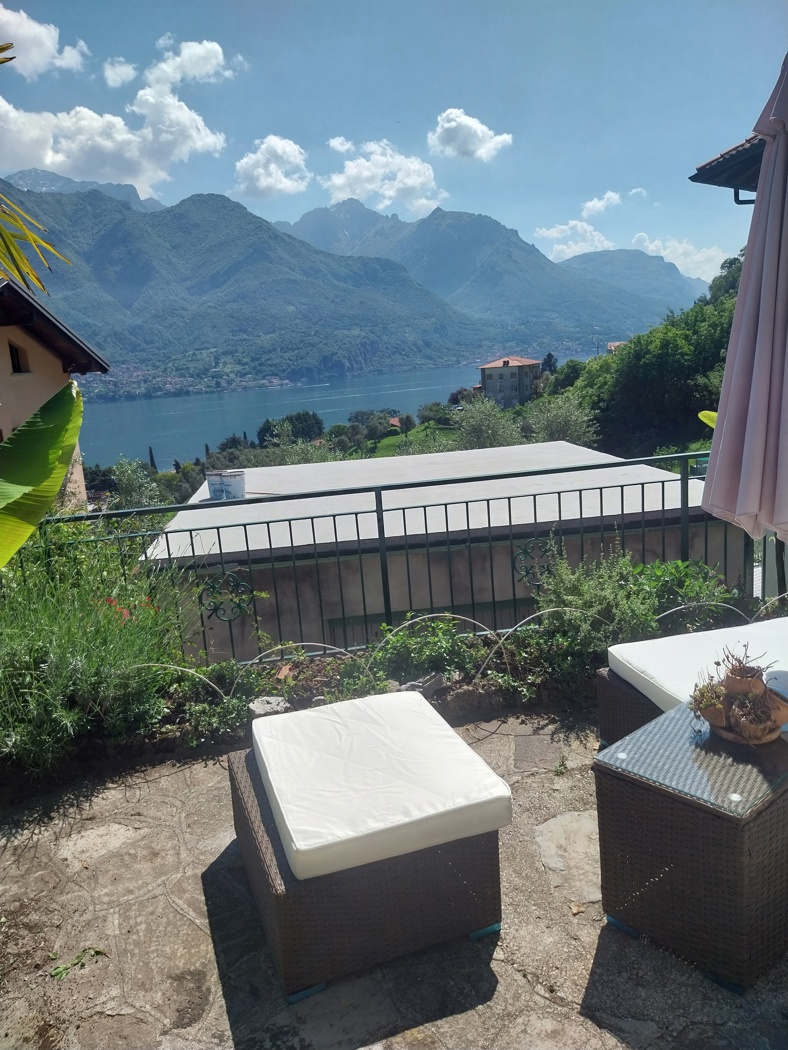 Stabile/Palazzo in vendita a Oliveto Lario
