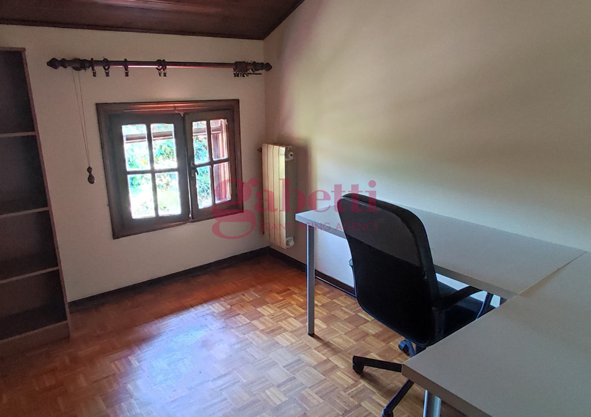 Stabile/Palazzo con box a Pernumia