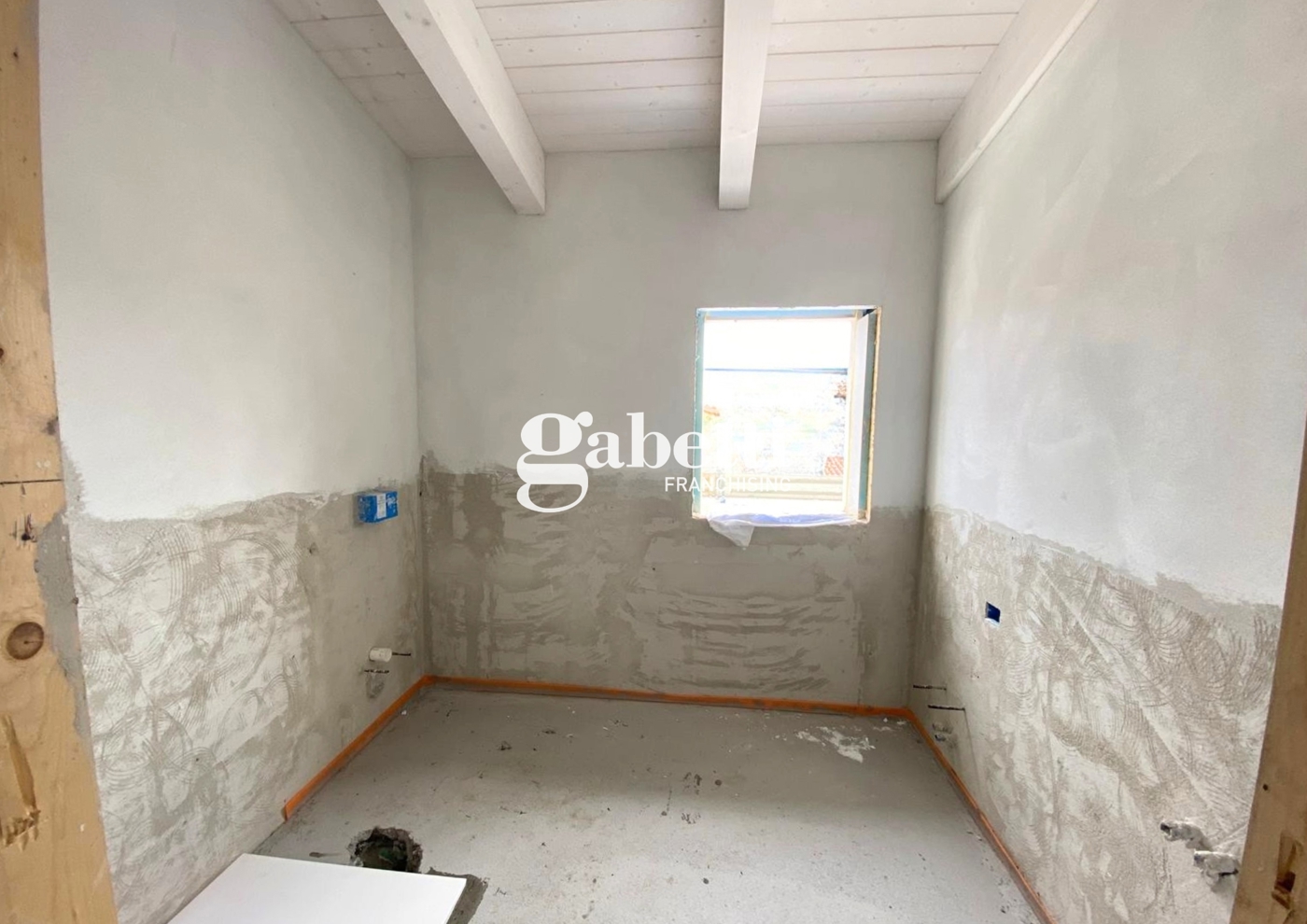 Casa indipendente in vendita a Due Carrare