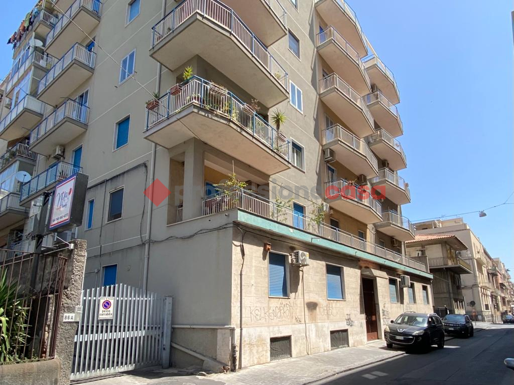 Appartamento con box a Catania