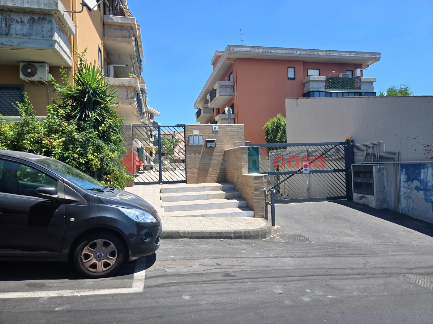 Box/Garage 45mq in vendita a Tremestieri Etneo