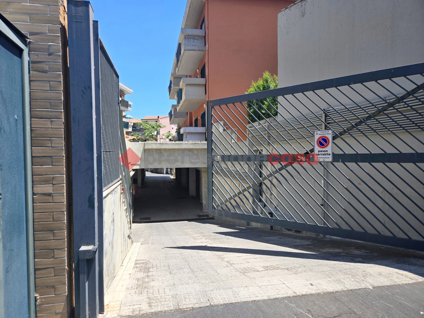Box/Garage 45mq in vendita a Tremestieri Etneo