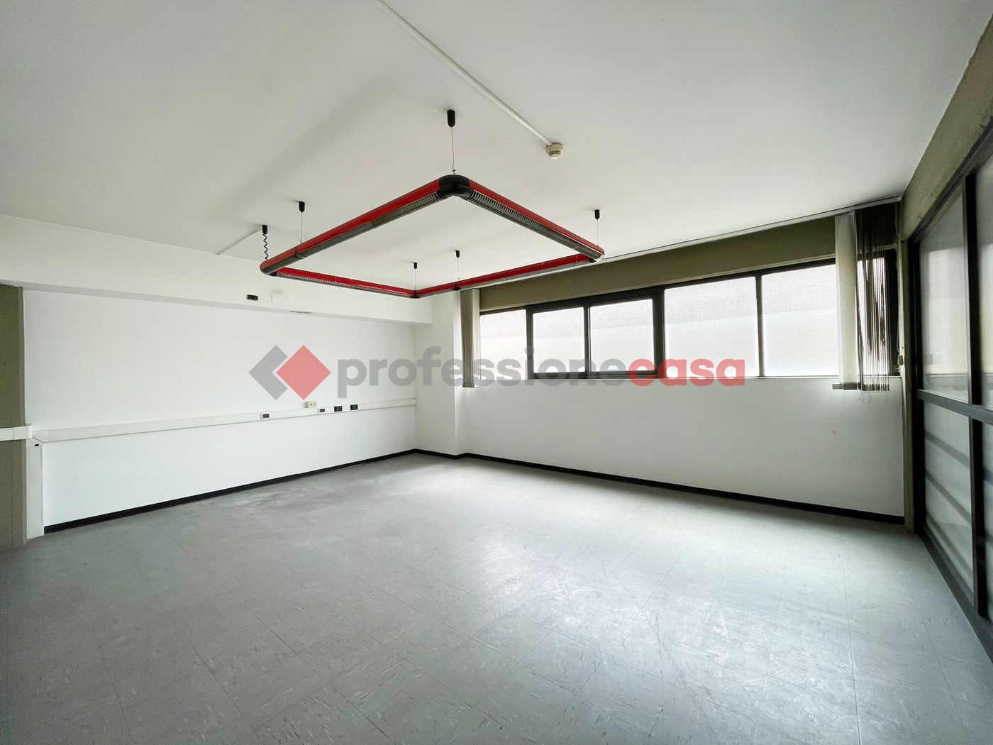 Ufficio in affitto a Motta Sant'Anastasia