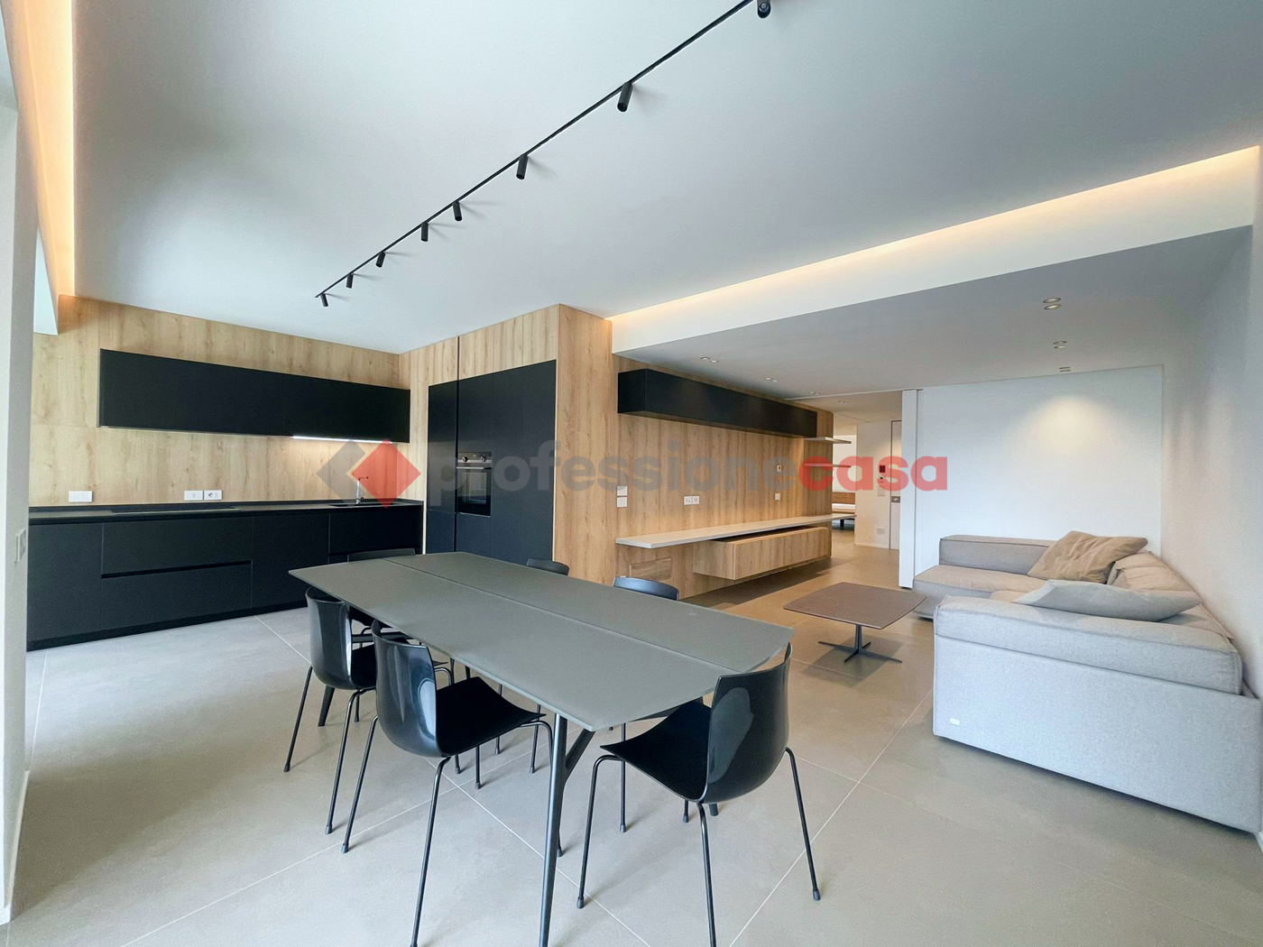 Trilocale arredato in affitto a Catania