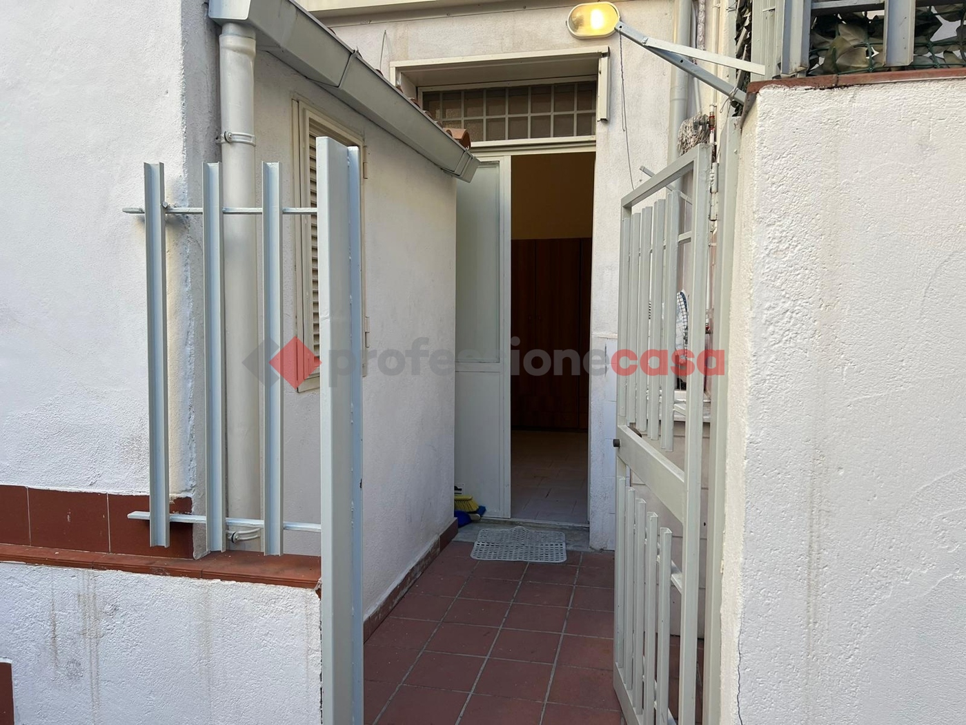 Monolocale arredato in affitto a Catania