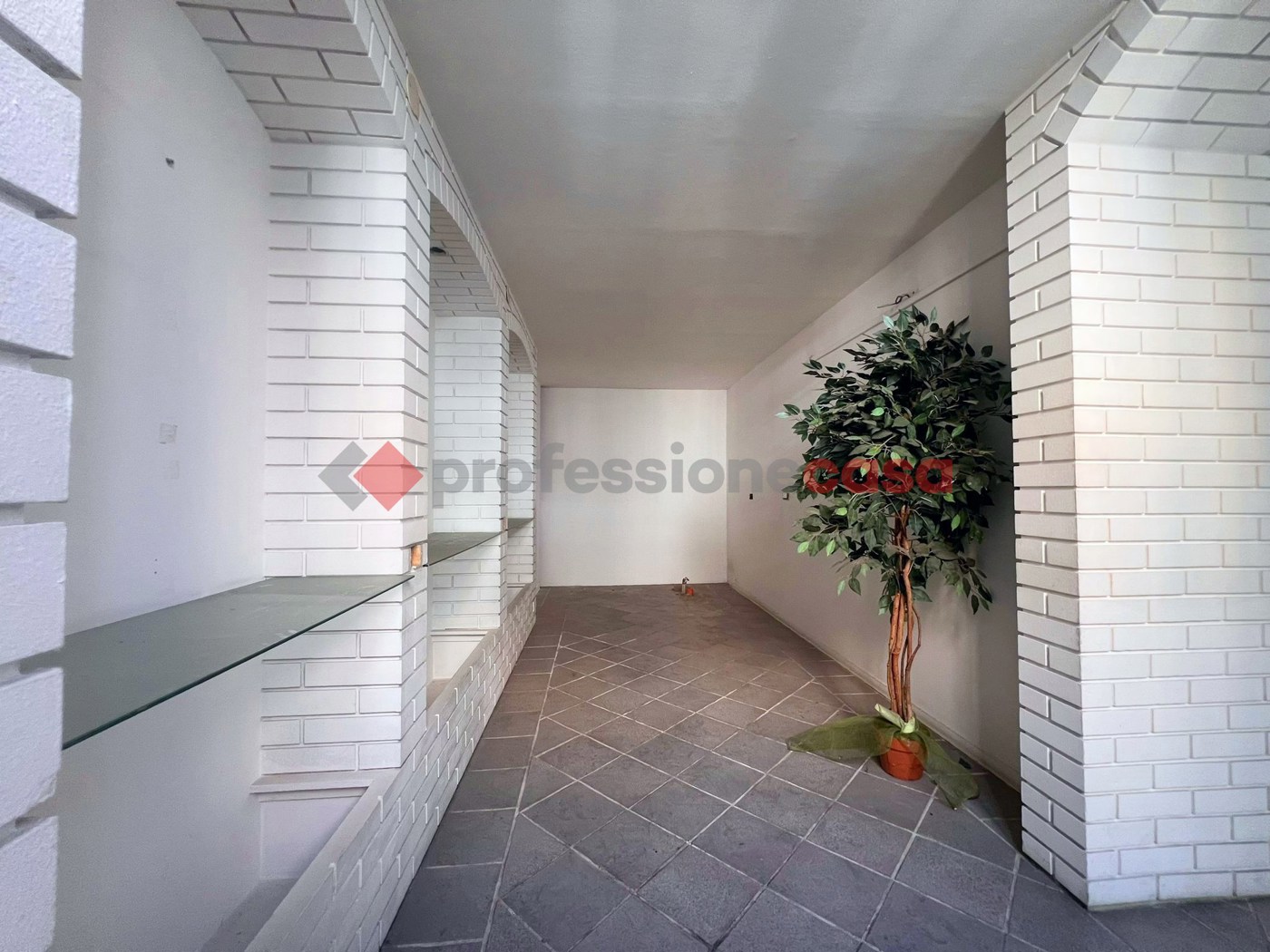 Negozio in affitto a Acireale