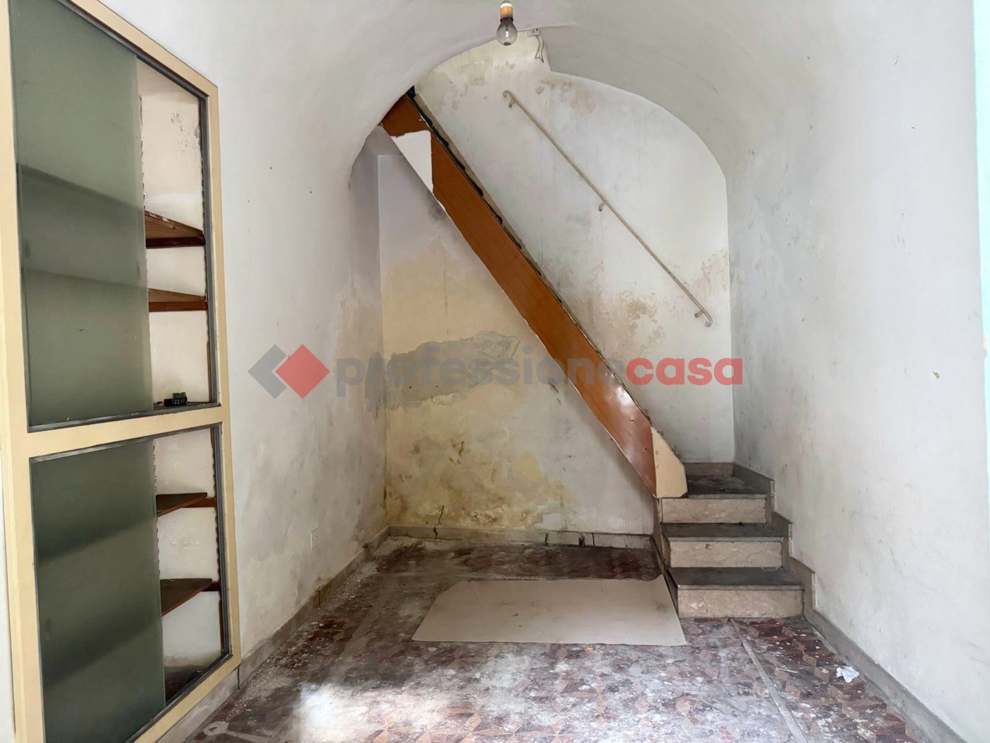 Casa indipendente da ristrutturare a Aci Sant'Antonio