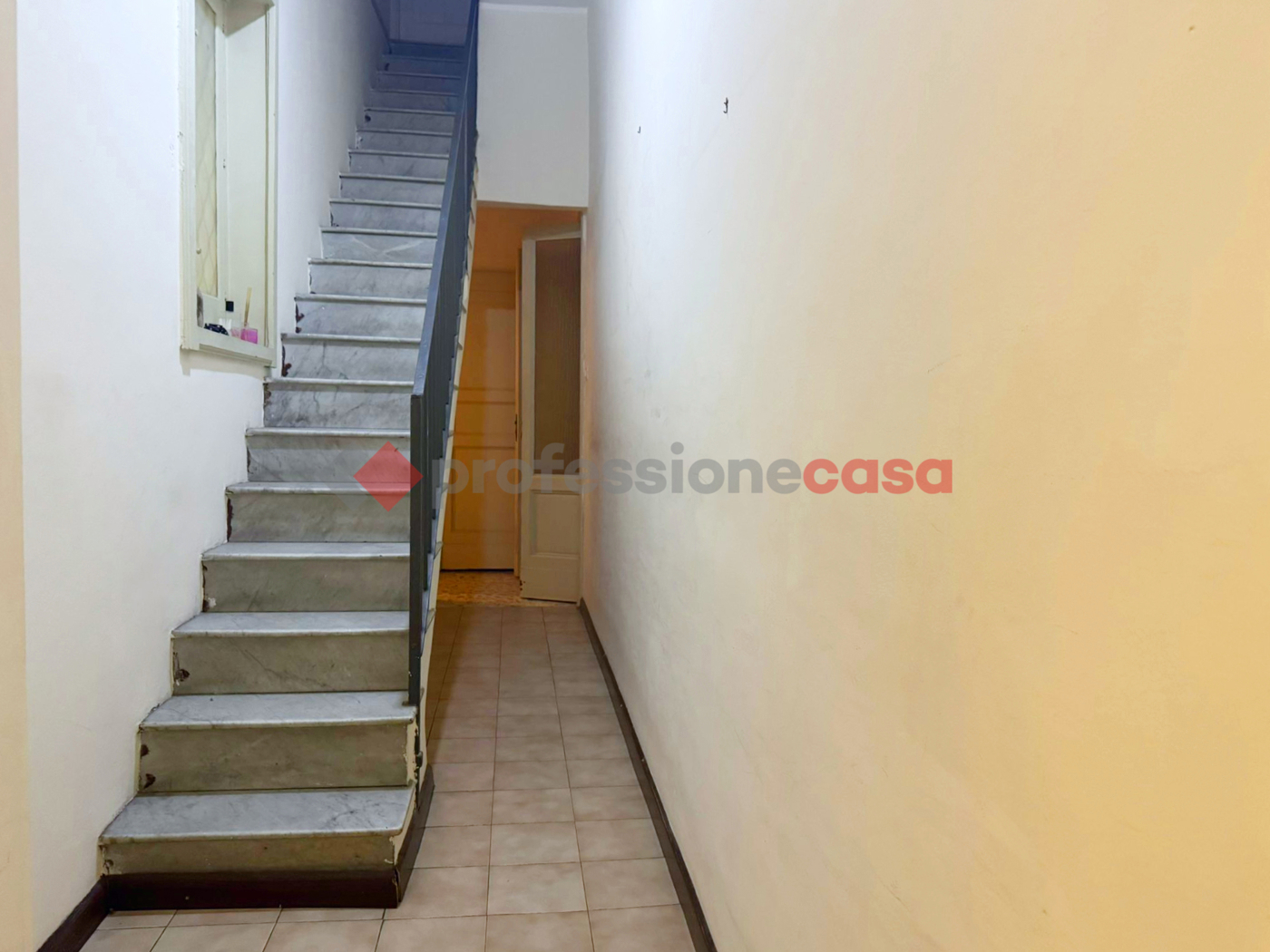 Monolocale arredato in affitto a Catania