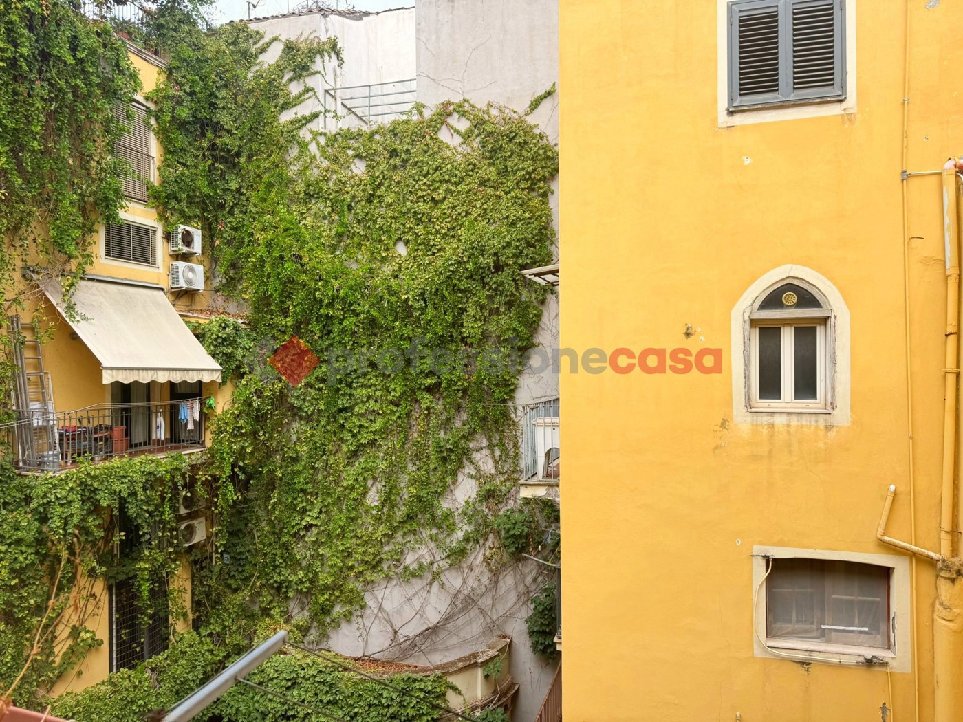 Monolocale arredato in affitto a Catania