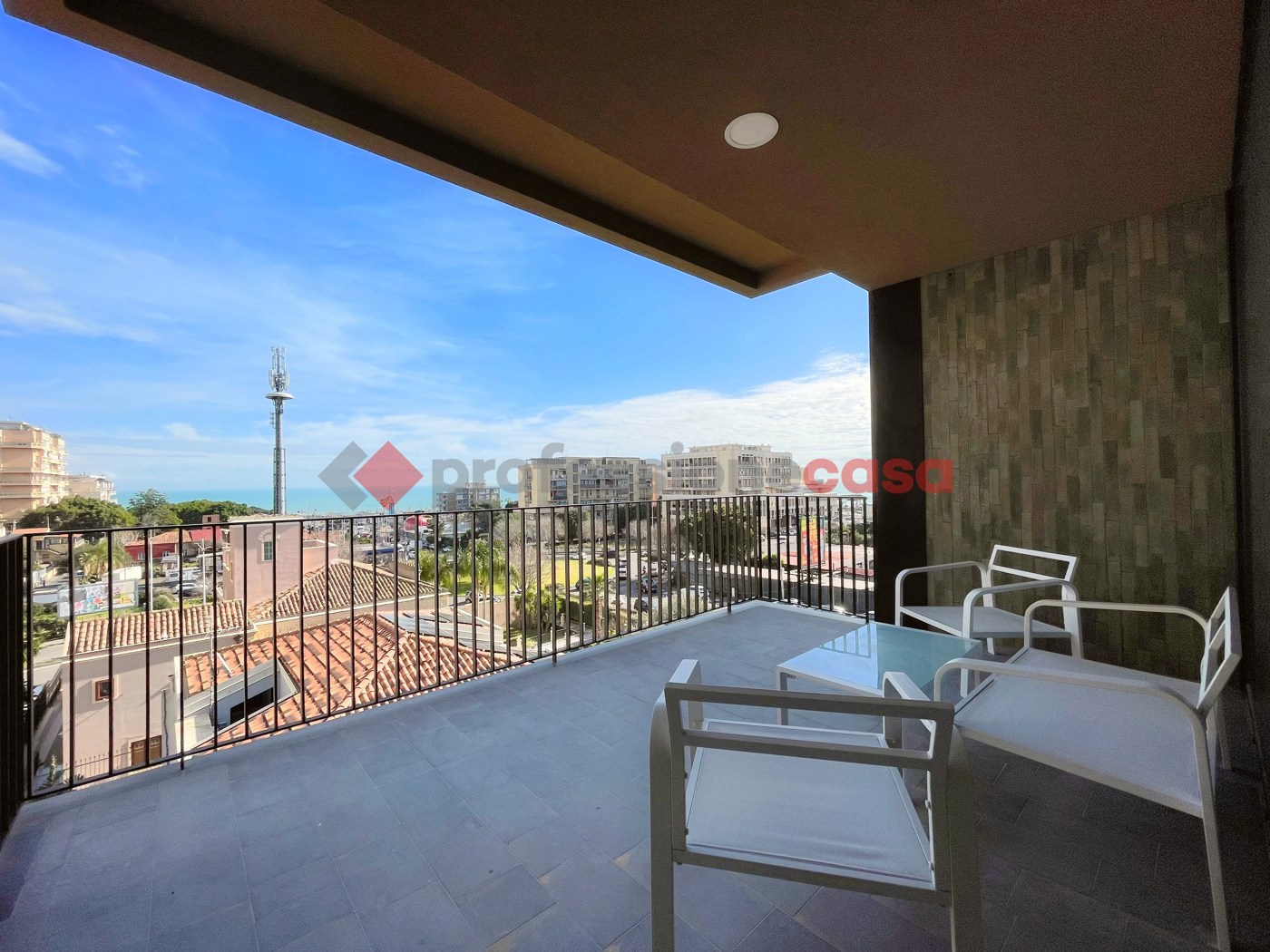 Trilocale arredato in affitto a Catania