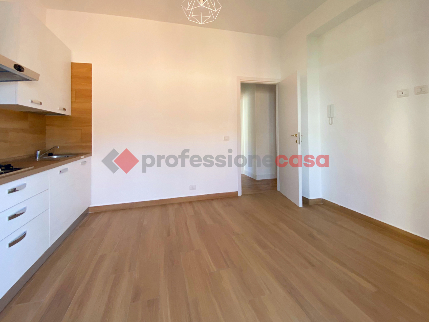 Quadrilocale arredato in affitto a Aci Castello