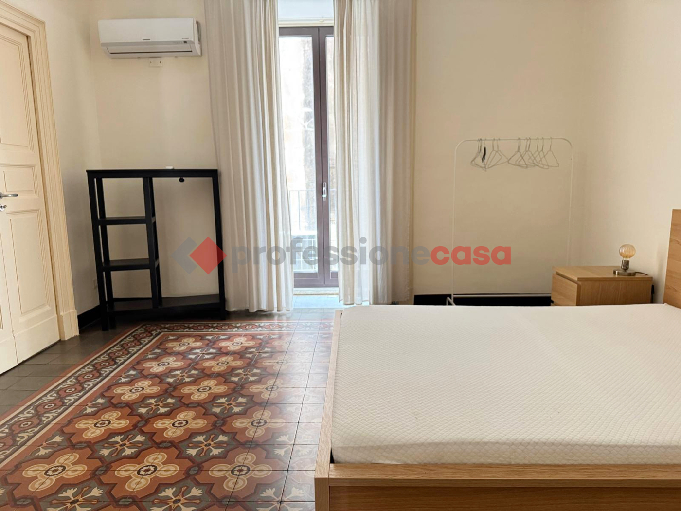 Trilocale arredato in affitto a Catania