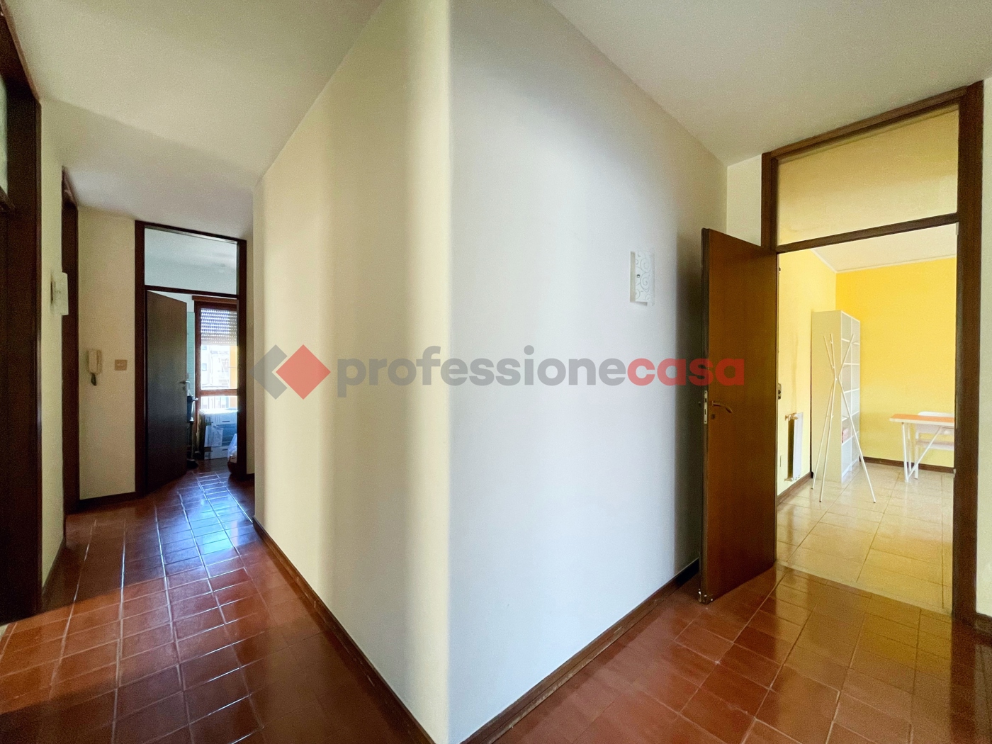 Trilocale arredato in affitto a Catania