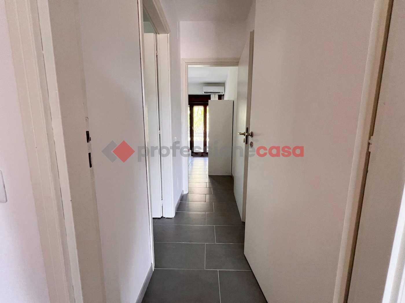 Bilocale arredato in affitto a Aci Castello