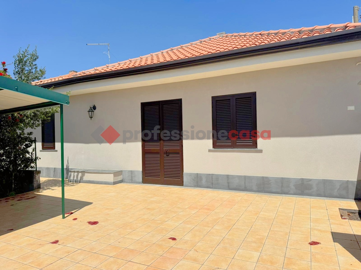 Villa arredata in affitto a Aci Bonaccorsi