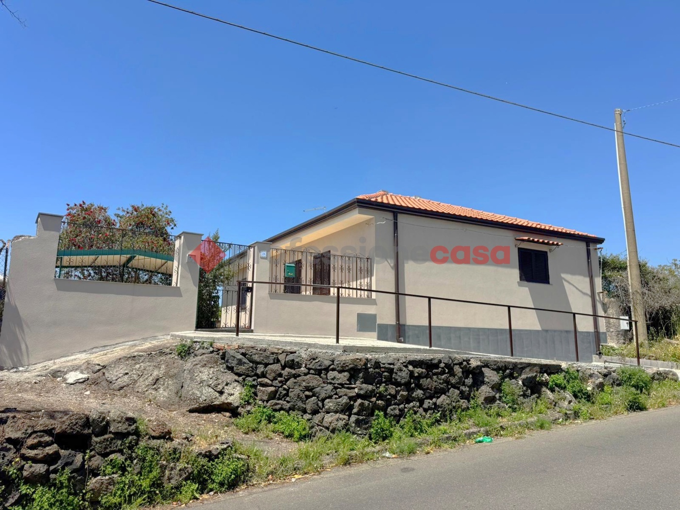 Villa arredata in affitto a Aci Bonaccorsi