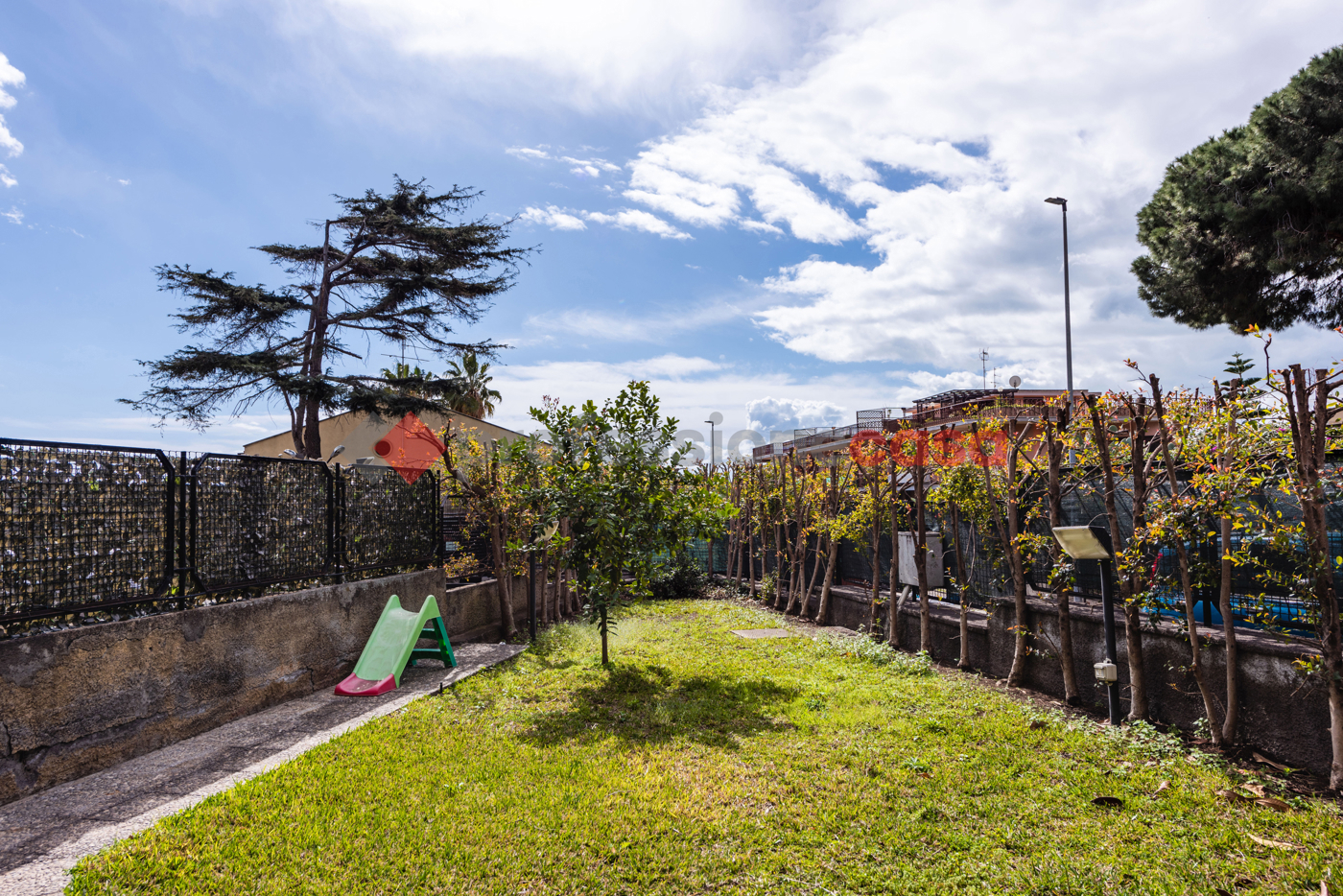 Trilocale arredato in affitto a Aci Castello