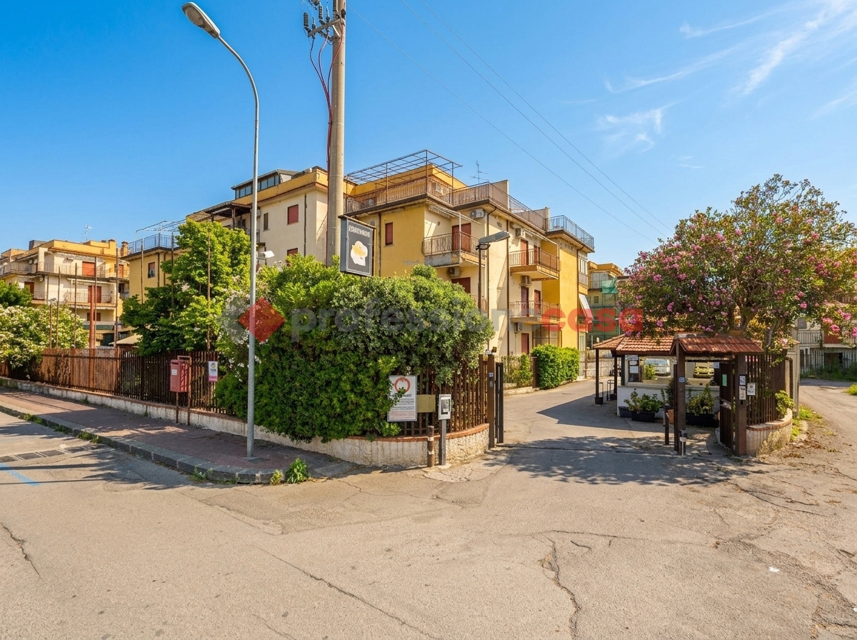 Monolocale da ristrutturare a Giardini-Naxos