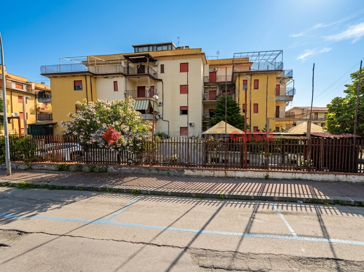 Monolocale da ristrutturare a Giardini-Naxos