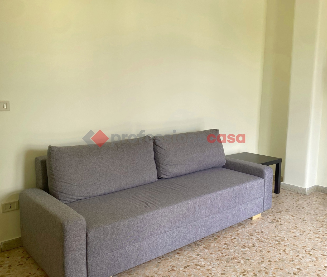 Trilocale arredato in affitto a Catania