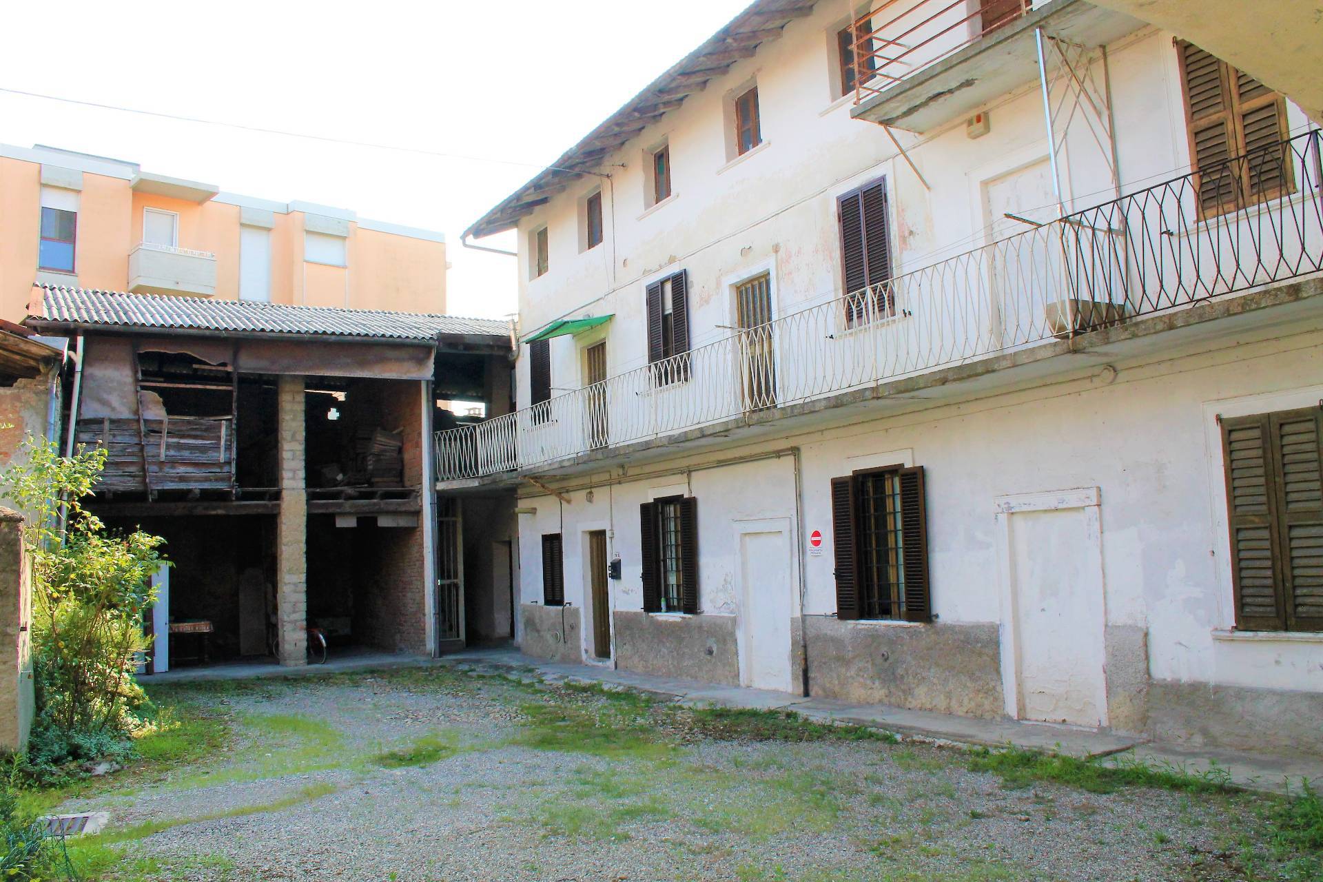 Rustico in vendita a Osio Sotto