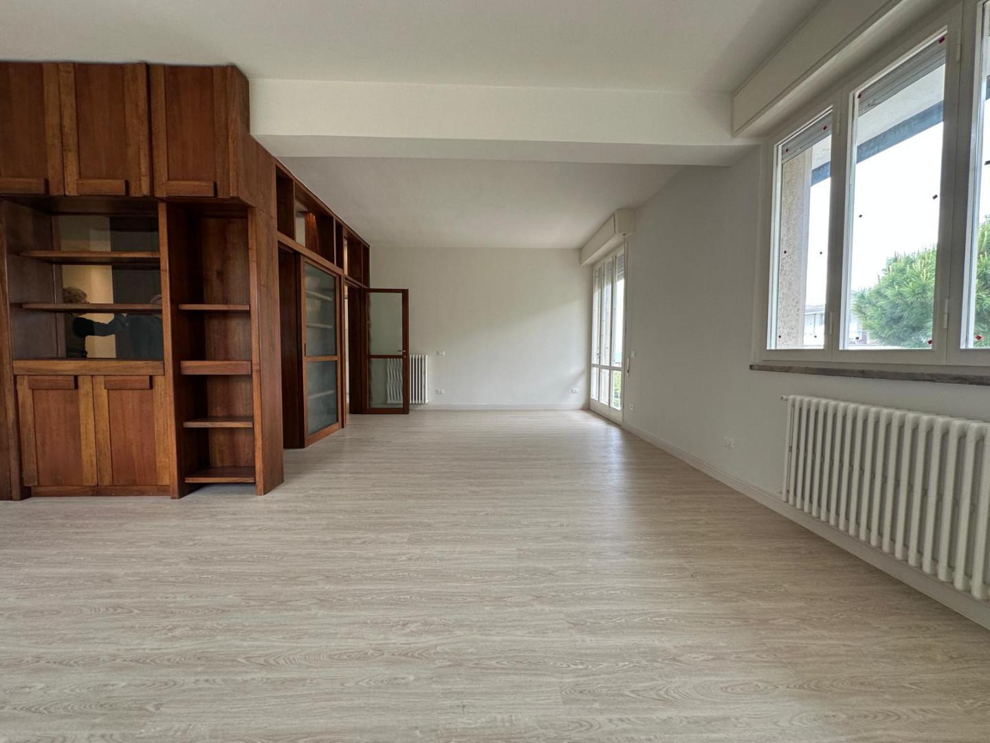 Attico vista mare, Viareggio citt� giardino