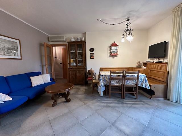 Appartamento con terrazzo, Camaiore lido di