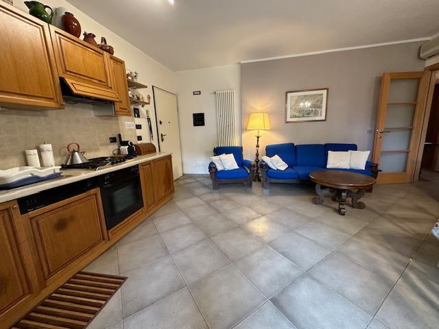 Appartamento con terrazzo, Camaiore lido di