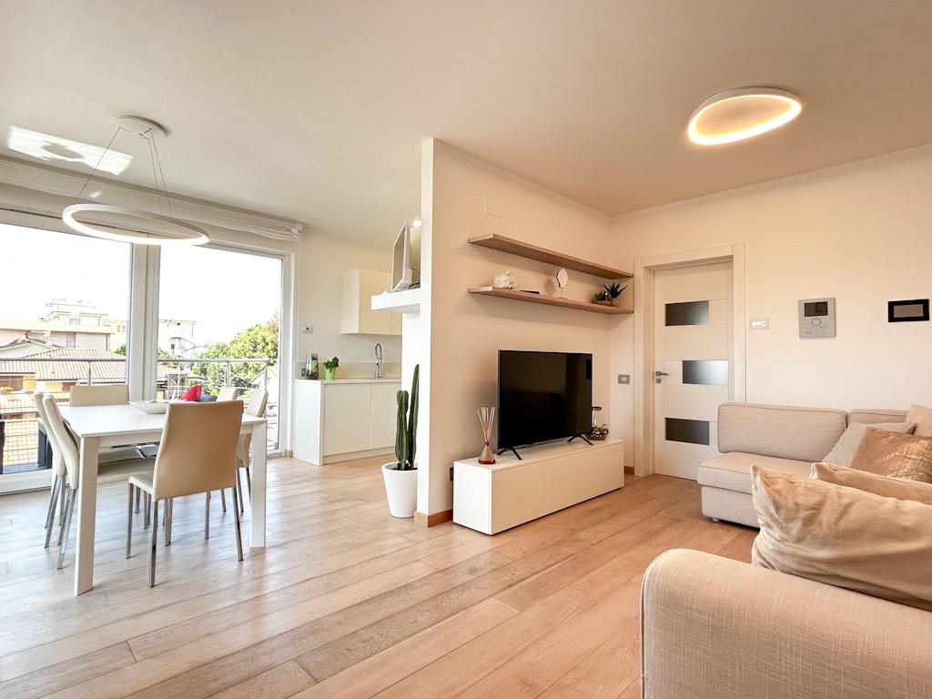 Appartamento in vendita, Camaiore lido di