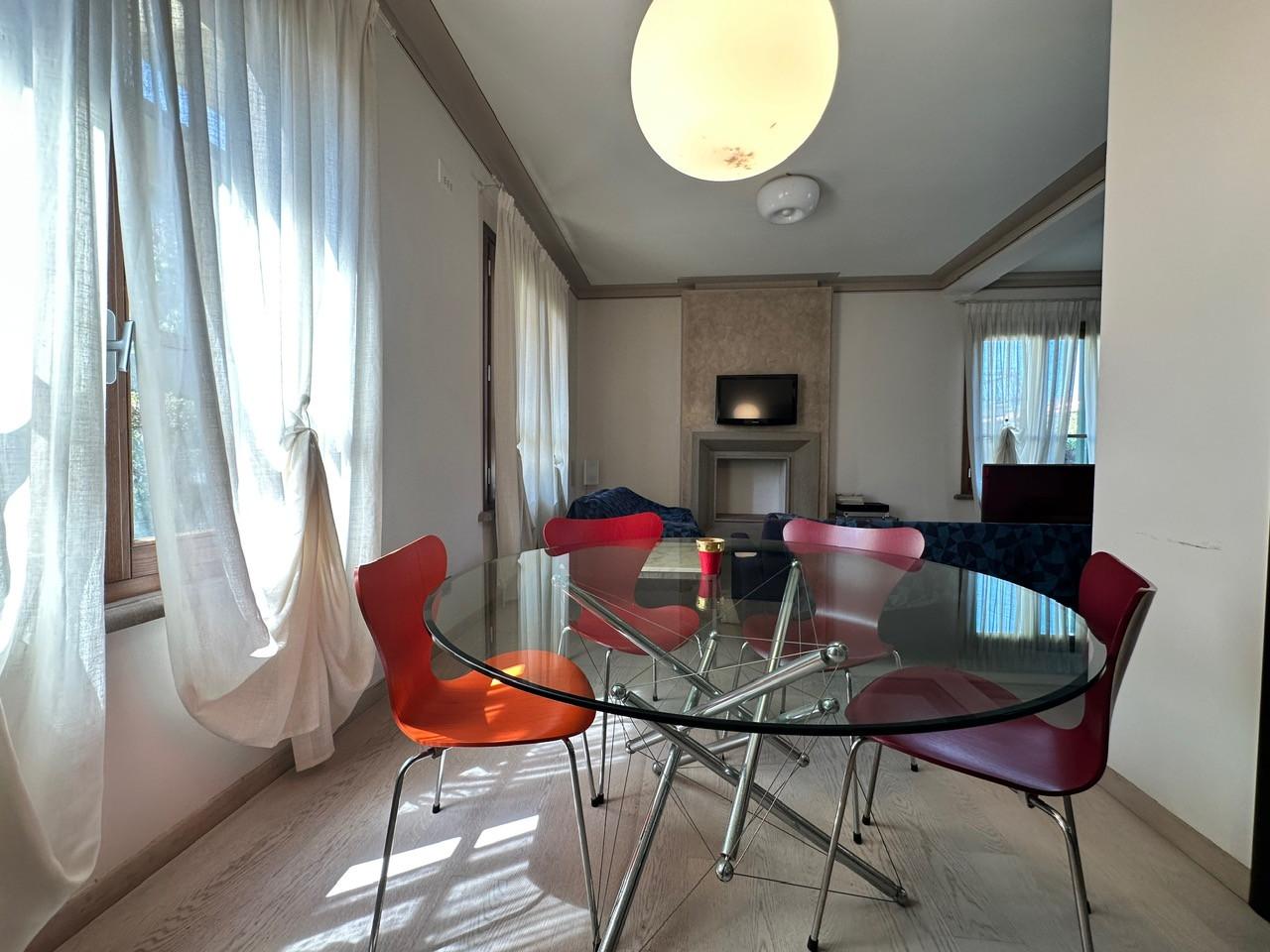 Villa con giardino, Pietrasanta tonfano