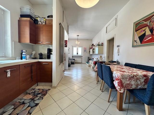 Trilocale in vendita, Camaiore lido di