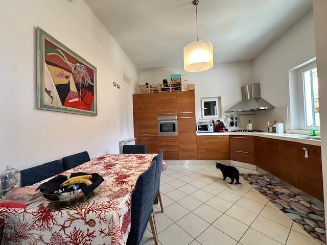 Trilocale in vendita, Camaiore lido di