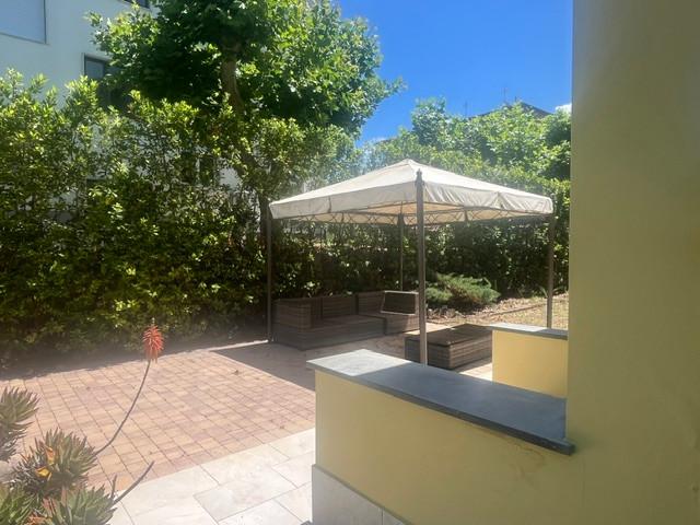 Villa Bifamiliare con giardino, Camaiore lido di